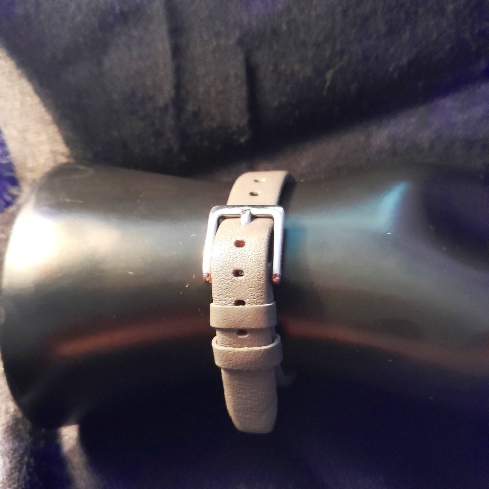 DKNY Chambers Silver Dial Baguette Crystal Faceted Ladies Grey Leather Watch - Picture 6 of 6